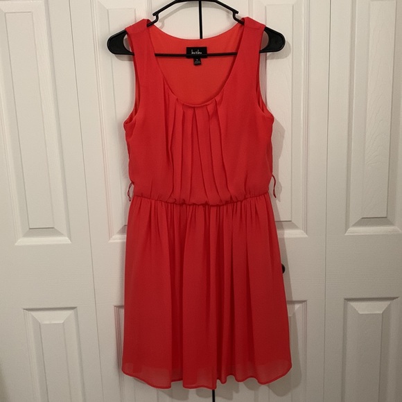 Dress - Picture 5 of 7